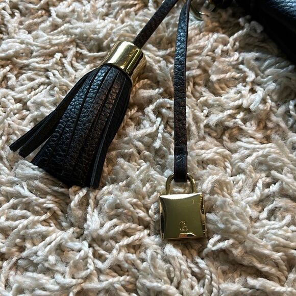 G.I.L.I Halo Metallic Crossbody Gold Black Leather NWOT - Picture 3 of 16